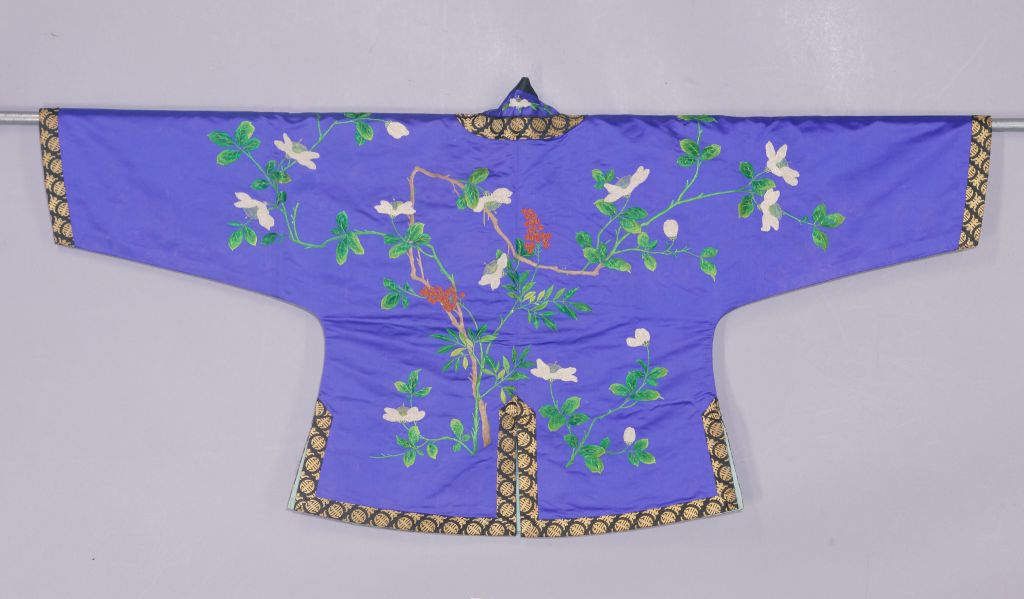 图片[2]-Blue satin beaded embroidered gardenia Tianzhu jacket-China Archive